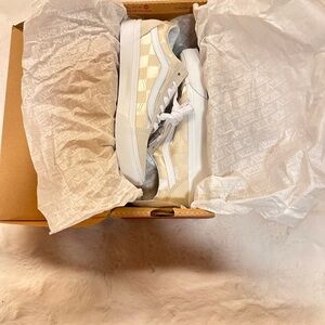 Vans Checkered Sneakers in Satin Beige